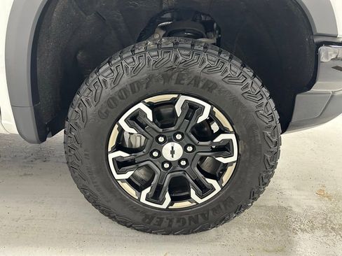 Used 2023 Chevrolet Silverado 1500 ZR2 w/ Technology Package AWD/4WD image 63