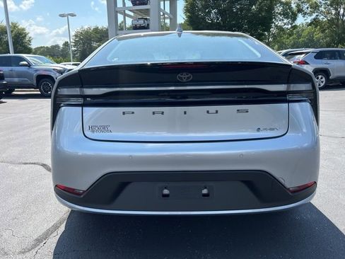 New 2025 Toyota Prius Plug-In Hybrid image 6