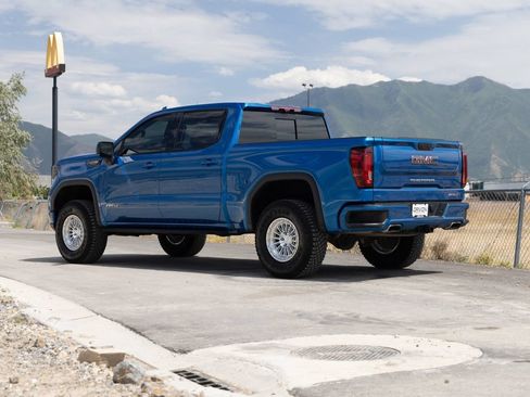 Used 2024 GMC Sierra 1500 AT4 w/ Technology Package AWD/4WD image 9