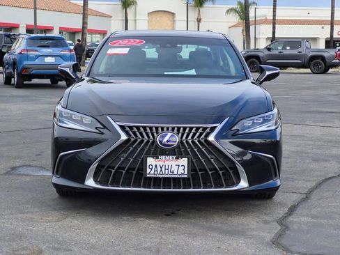 Used 2022 Lexus ES 300h w/ Luxury Package image 2