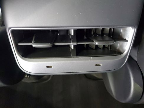 Used 2023 Tesla Model Y Long Range image 28