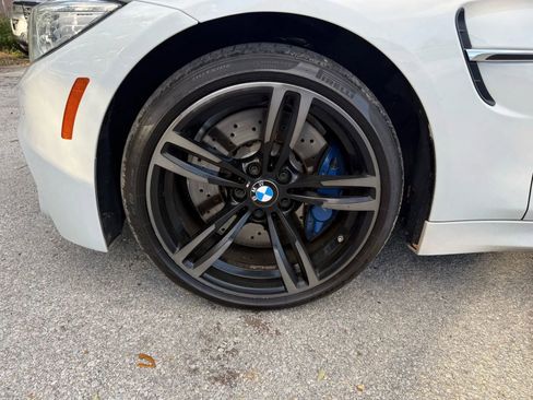 Used 2015 BMW M4 Convertible image 18
