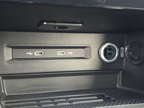 New 2026 Volkswagen Taos SE FWD image 24