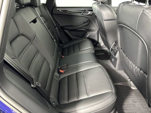Certified 2025 Porsche Macan image 29