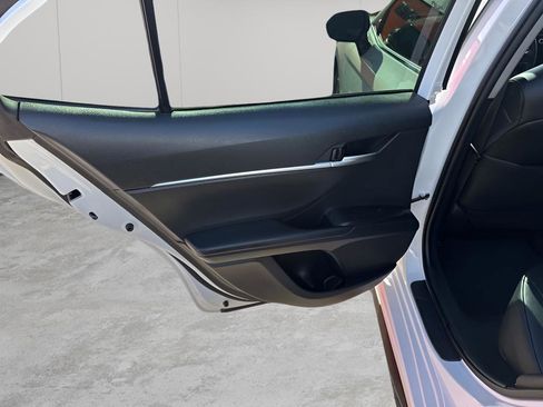 Used 2023 Toyota Camry SE image 17