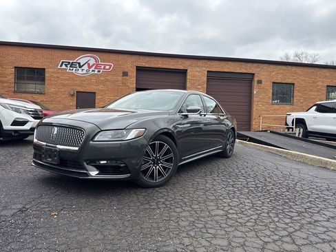 Used 2017 Lincoln Continental Reserve image 1