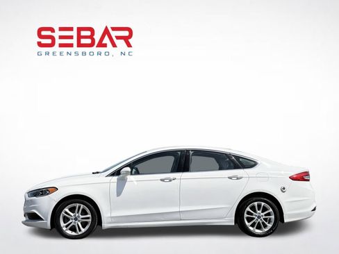 Used 2018 Ford Fusion SE w/ Equipment Group 602A FWD image 9