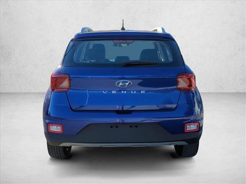 Used 2024 Hyundai Venue Limited image 6