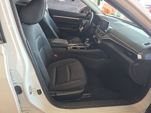 Used 2023 Nissan Altima 2.5 SV AWD/4WD image 12