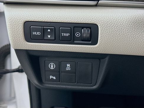 Used 2018 Honda Accord Touring image 17