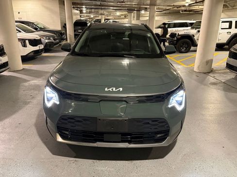 Used 2023 Kia Niro Wave w/ Wave Preserve Package FWD image 8