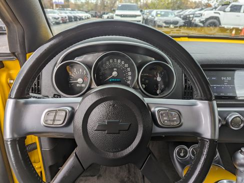 Used 2004 Chevrolet SSR w/ Preferred Equipment Group image 15