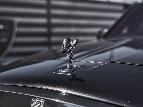 Used 2022 Rolls-Royce Cullinan Black Badge w/ Dark Exterior Package AWD/4WD image 9