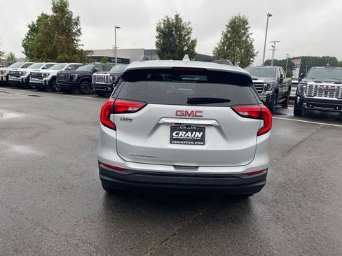 Used 2020 GMC Terrain SLE w/ Driver Convenience Package FWD image 8