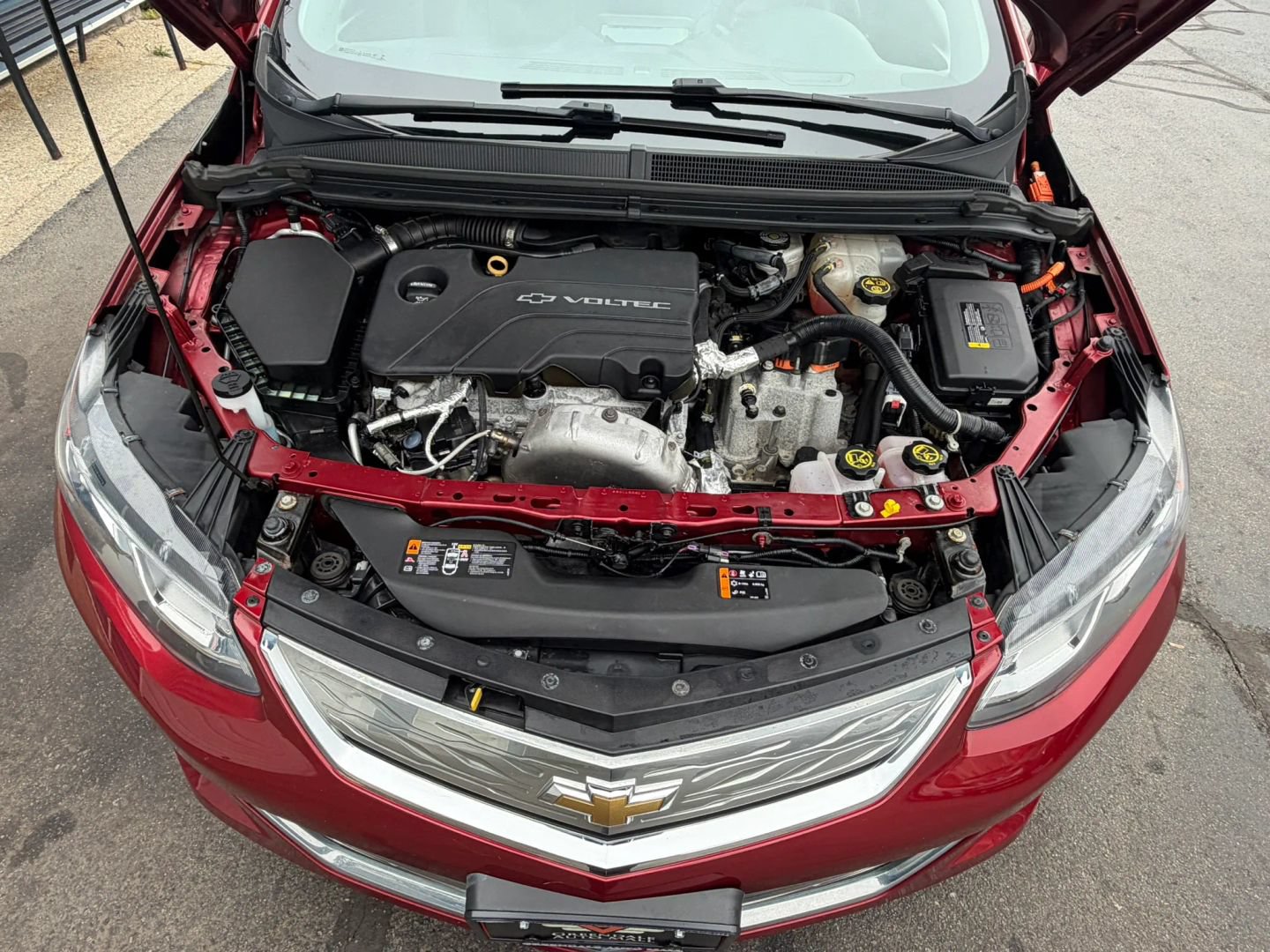 Used 2018 Chevrolet Volt Premier w/ Driver Confidence Package FWD image 8