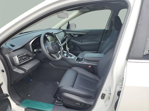 Used 2025 Subaru Outback Limited image 12