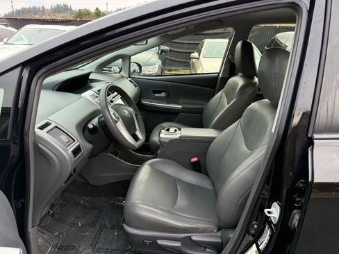 Used 2013 Toyota Prius V Three image 8