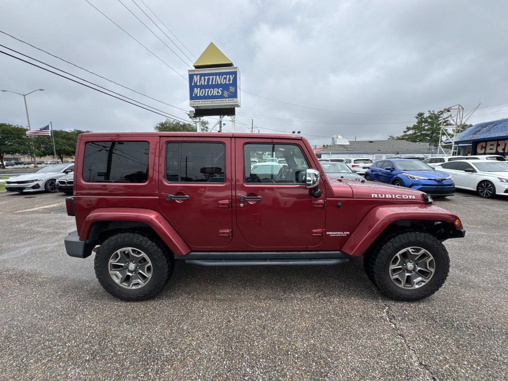 Used 2013 Jeep Wrangler Unlimited Rubicon w/ Connectivity Group AWD/4WD image 8