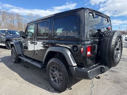 Used 2025 Jeep Wrangler Sport S image 23