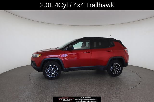 Used 2025 Jeep Compass Trailhawk AWD/4WD image 6