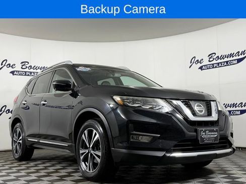 Used 2017 Nissan Rogue SL w/ SL Premium Package image 4