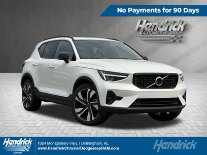 Used 2023 Volvo XC40 B4 Plus w/ Climate Package