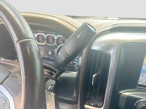 Used 2018 Chevrolet Silverado 1500 LTZ RWD image 17