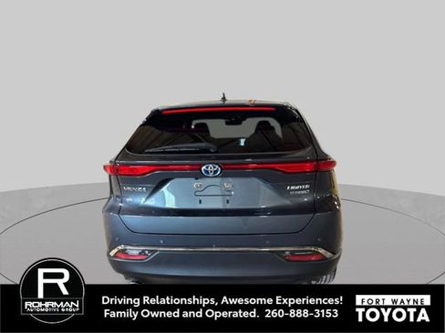 Used 2022 Toyota Venza Limited w/ Advanced Technology Package AWD/4WD image 3