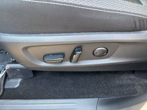 Used 2025 Nissan Pathfinder SV AWD/4WD image 22