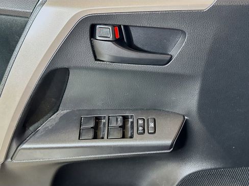 Used 2017 Toyota RAV4 LE AWD/4WD image 15