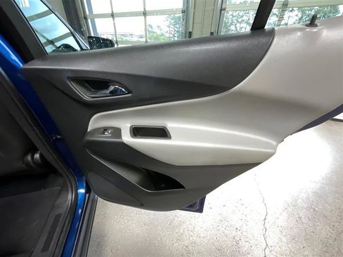 Used 2023 Chevrolet Equinox LS image 14