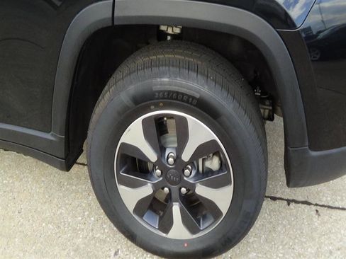 Used 2023 Jeep Grand Cherokee 4WD 4xe image 9