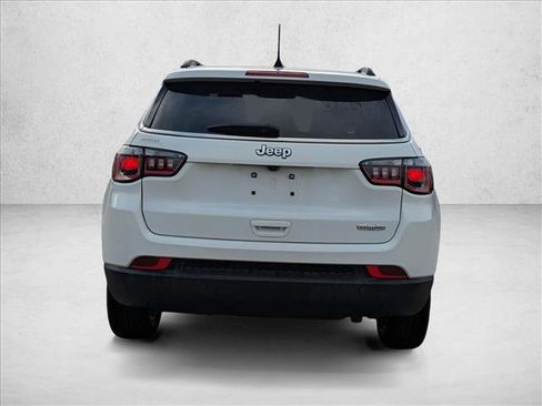Used 2022 Jeep Compass Latitude image 6