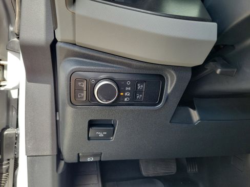 Used 2023 Ford Bronco Badlands image 10