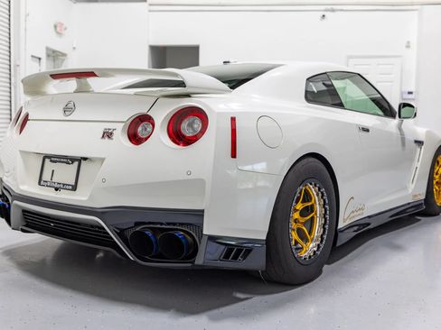 Used 2017 Nissan GT-R Premium w/ Premium Interior Package AWD/4WD image 25