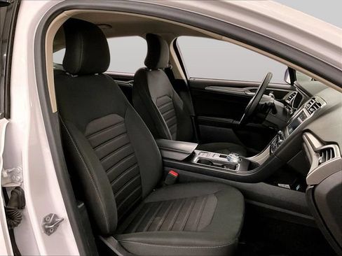 Used 2019 Ford Fusion SE FWD image 7