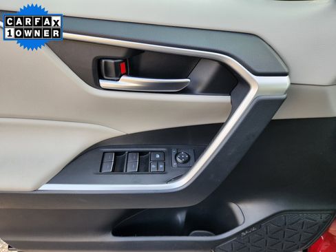 Used 2025 Toyota RAV4 XLE image 16