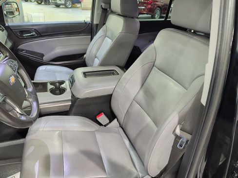 Used 2020 Chevrolet Suburban LT image 9