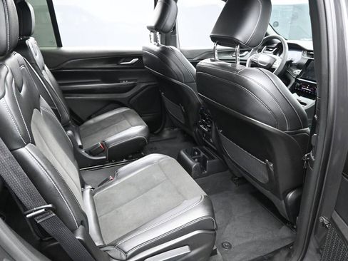 Used 2023 Jeep Grand Cherokee L Laredo AWD/4WD image 37