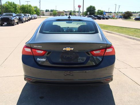 Used 2017 Chevrolet Malibu LT w/ Leather Package FWD image 15