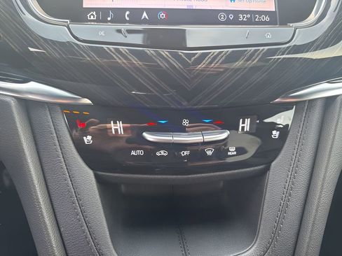 Certified 2025 Cadillac XT6 Premium Luxury image 29