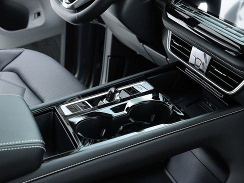 New 2026 Volkswagen Atlas SE FWD image 34