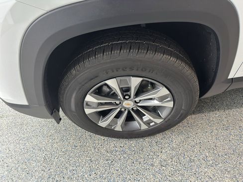 New 2026 Chevrolet Equinox LT w/ Convenience Package II image 9