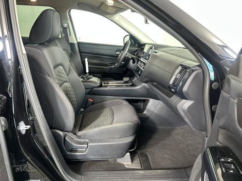 Used 2022 Nissan Pathfinder S AWD/4WD image 29