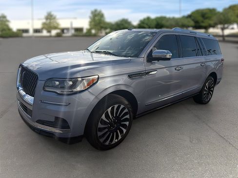 Certified 2024 Lincoln Navigator L Black Label AWD/4WD image 3