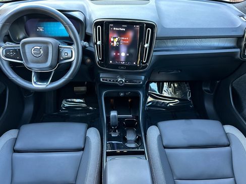 Certified 2023 Volvo XC40 Recharge Core image 15