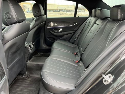 Used 2023 Mercedes-Benz E 350 4MATIC Sedan image 4