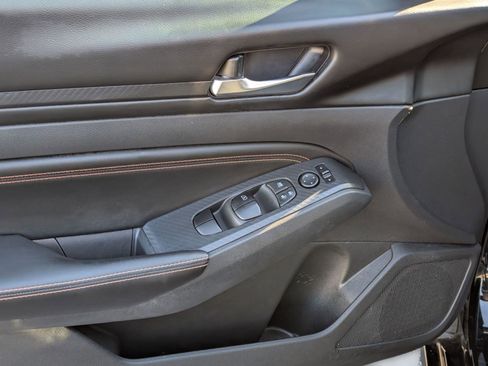 Used 2021 Nissan Altima 2.5 SR w/ SR Premium Package image 14