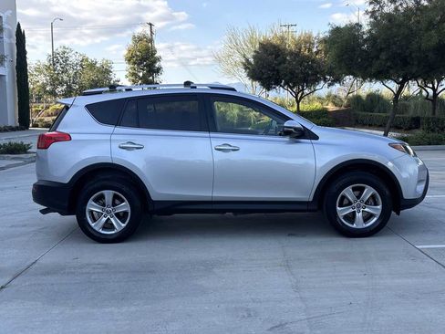 Used 2015 Toyota RAV4 XLE FWD image 2