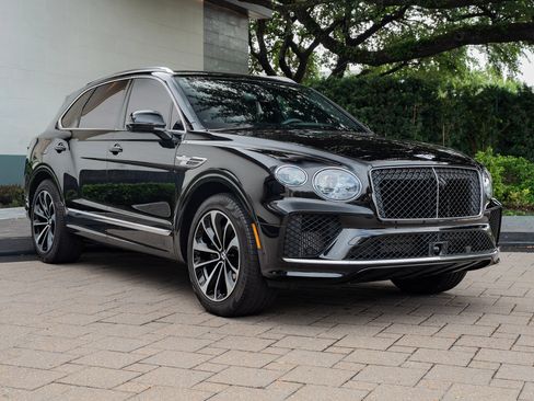 Certified 2024 Bentley Bentayga Plug-In Hybrid AWD/4WD image 13